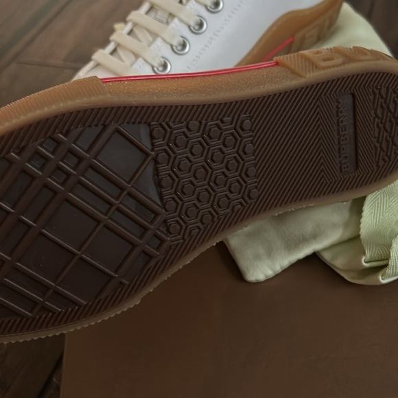 Sale New authentic Burberry sneakers - Picture 8 of 10